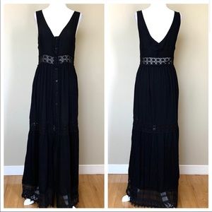 Like New Sleeveless V neck Lace Black MAXI DRESS